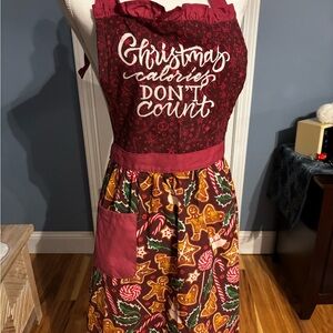 NWOT Christmas Apron with Gingerbread Design
